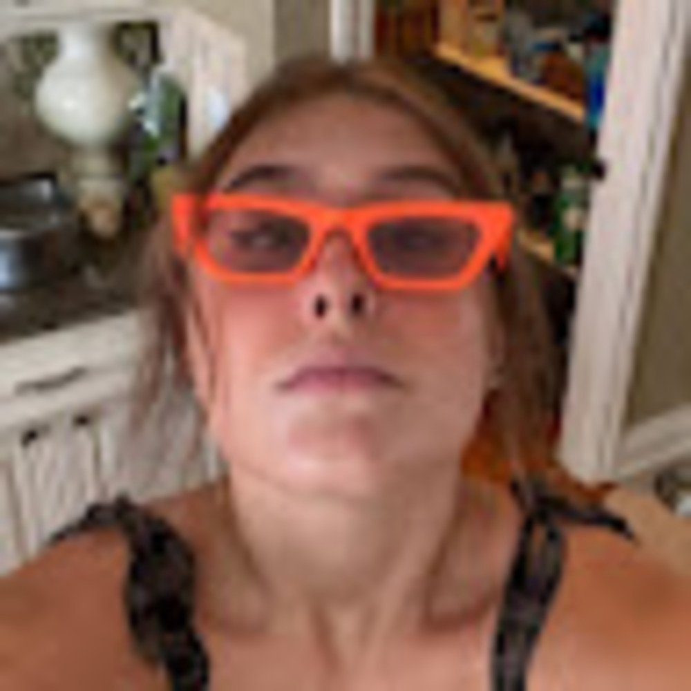 Meet your Posher, Mia